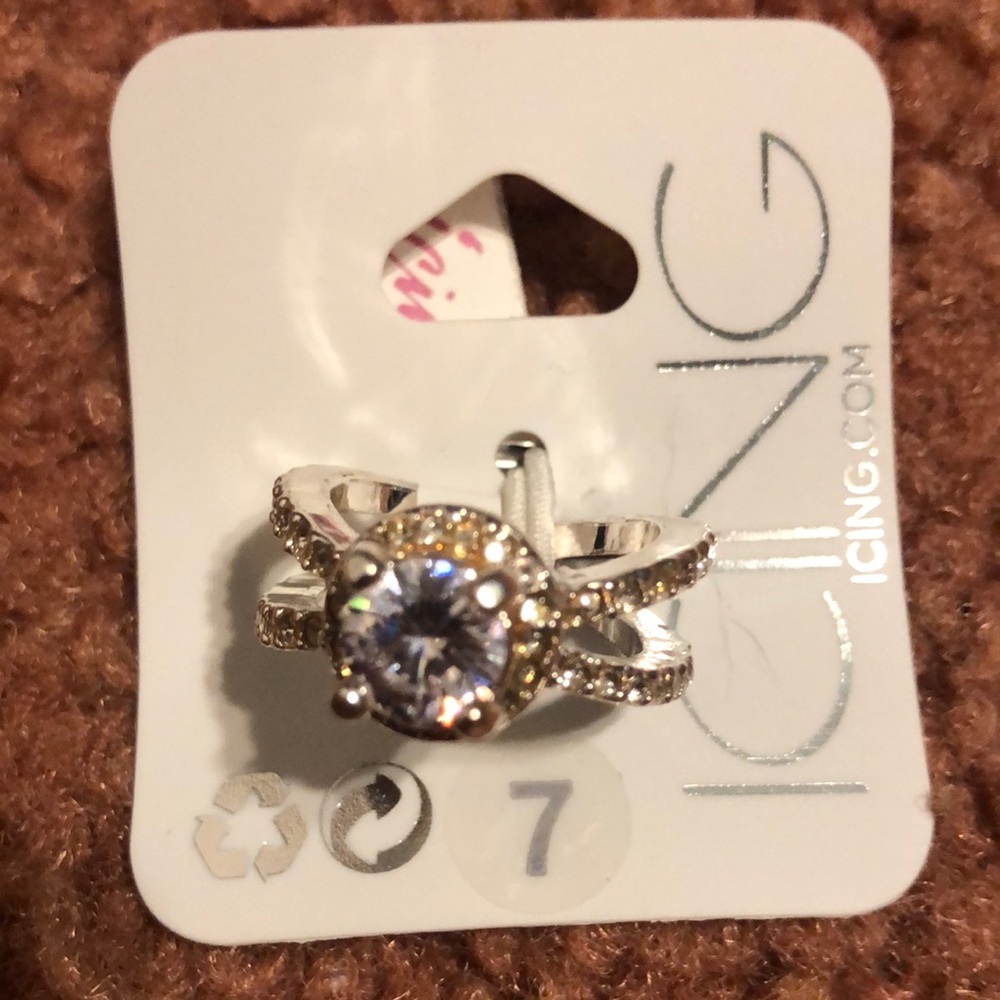 Beautiful Icing Ring - Picture 2 of 6